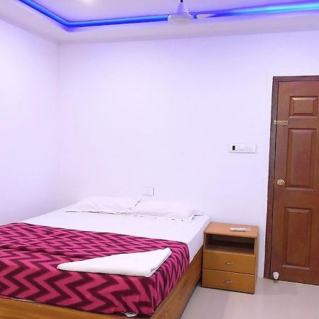 ฟิลส์ เรสิเดนซี Hotel Kochi ภายนอก รูปภาพ