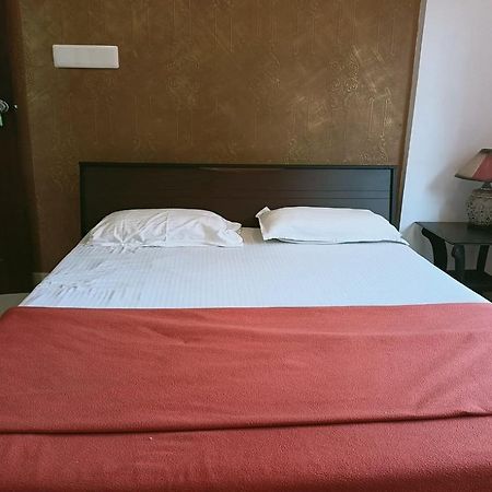 ฟิลส์ เรสิเดนซี Hotel Kochi ภายนอก รูปภาพ