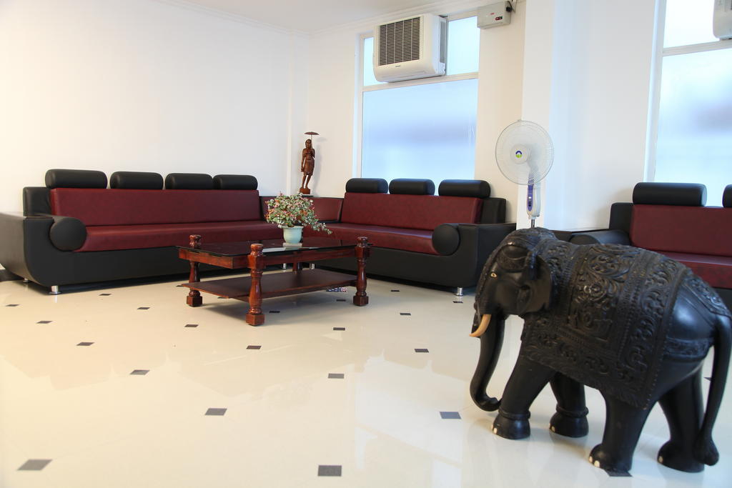 ฟิลส์ เรสิเดนซี Hotel Kochi ภายนอก รูปภาพ