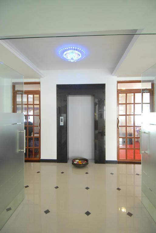 ฟิลส์ เรสิเดนซี Hotel Kochi ภายนอก รูปภาพ
