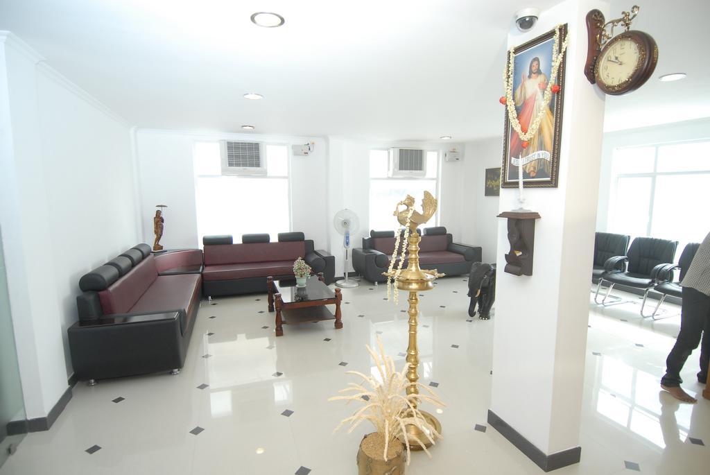 ฟิลส์ เรสิเดนซี Hotel Kochi ภายนอก รูปภาพ
