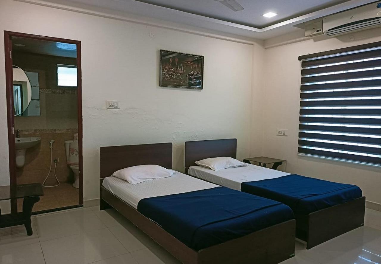 ฟิลส์ เรสิเดนซี Hotel Kochi ภายนอก รูปภาพ
