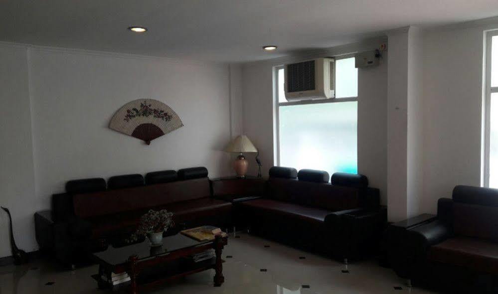 ฟิลส์ เรสิเดนซี Hotel Kochi ภายนอก รูปภาพ