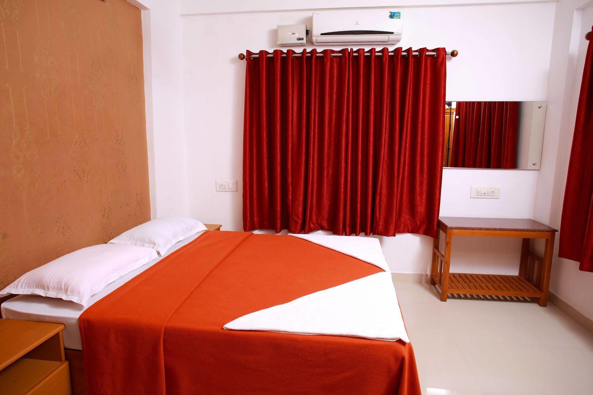 ฟิลส์ เรสิเดนซี Hotel Kochi ภายนอก รูปภาพ