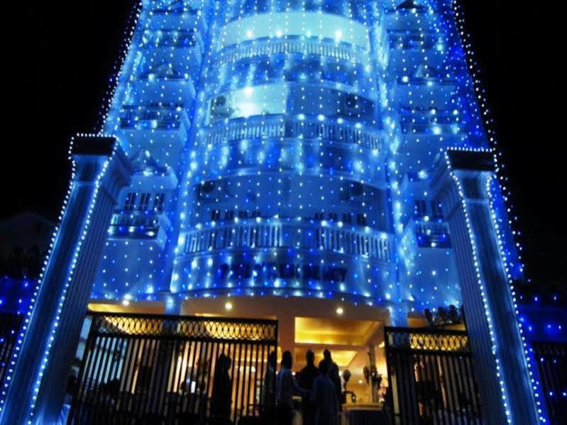 ฟิลส์ เรสิเดนซี Hotel Kochi ภายนอก รูปภาพ